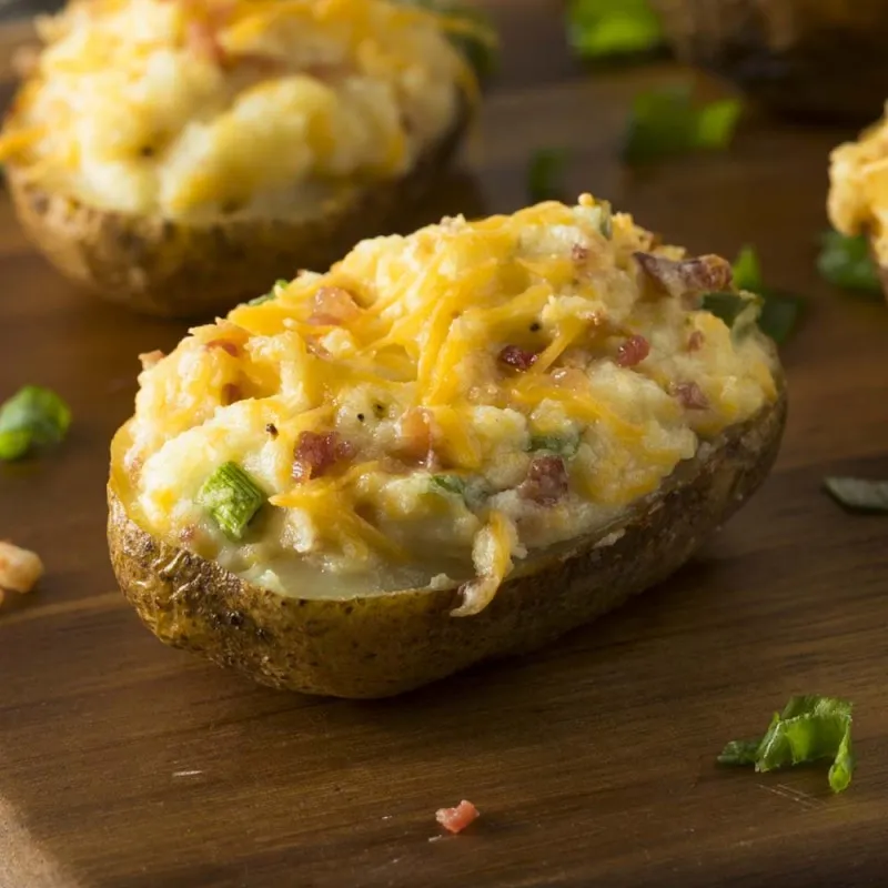 Papas rellenas al horno con carne y verduras